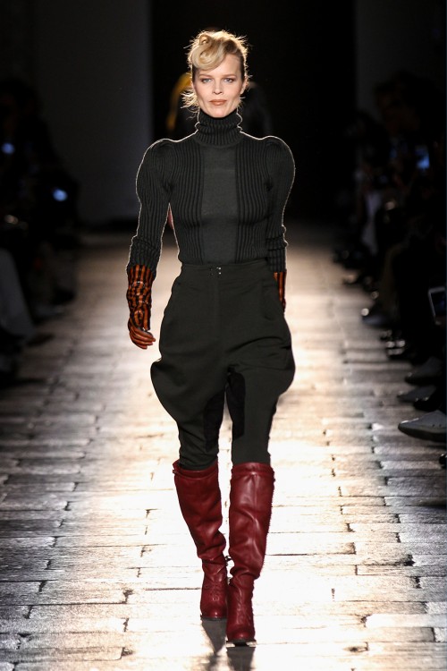 Bottega-Veneta_ful_W_F17_MI_001-500x750