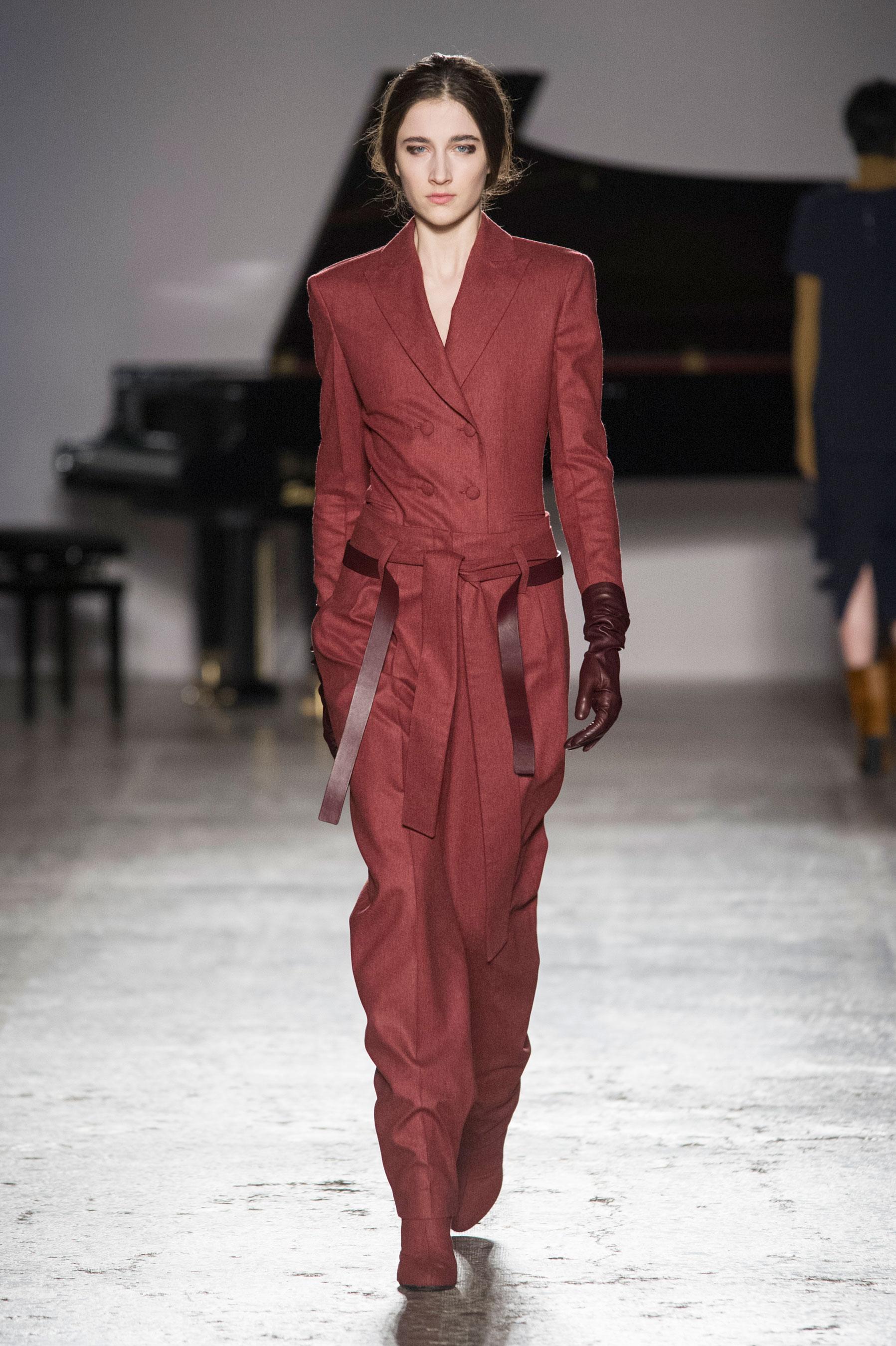 defile-calcaterra-automne-hiver-2017-2018-milan-look-14