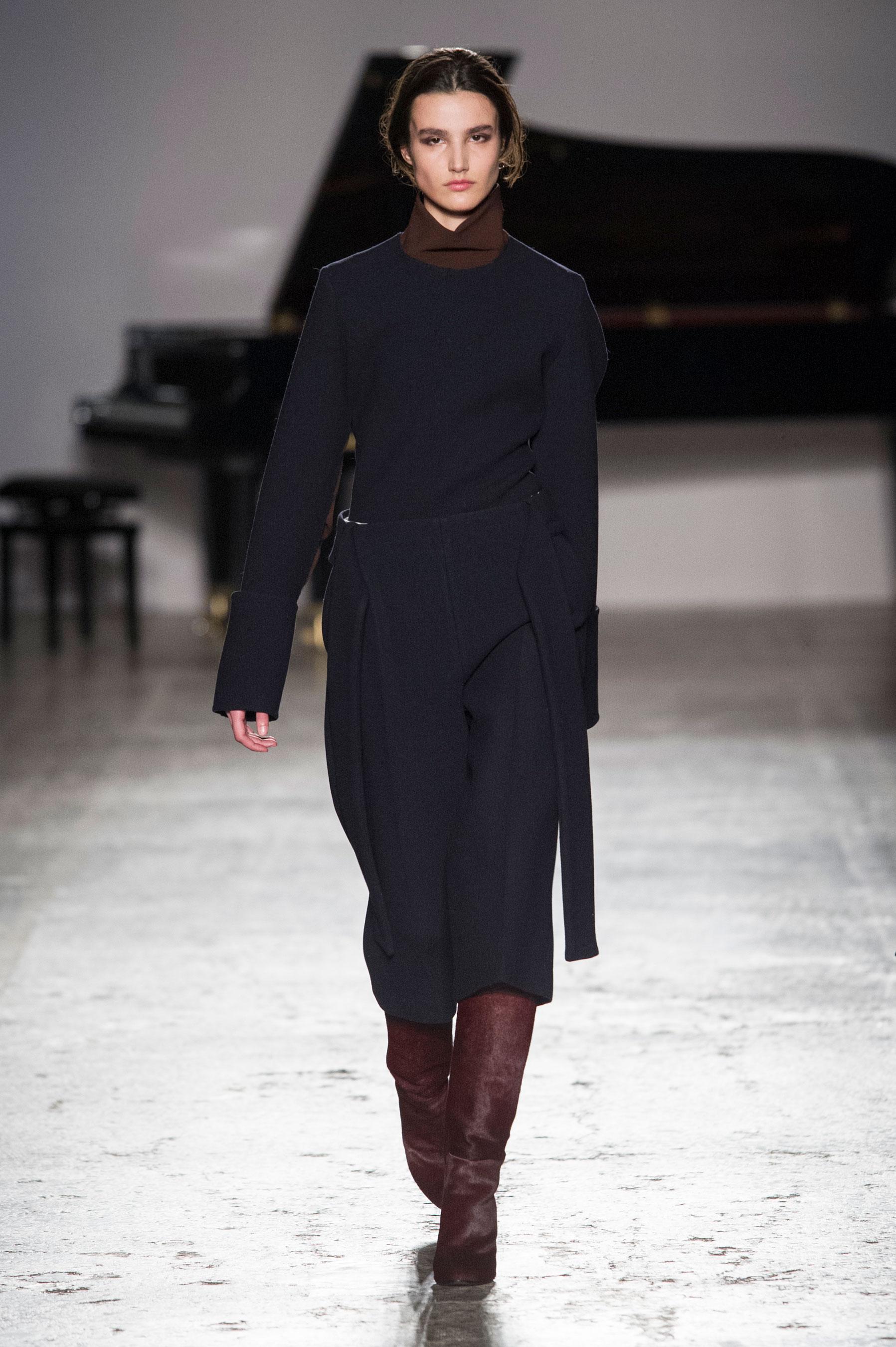 defile-calcaterra-automne-hiver-2017-2018-milan-look-19